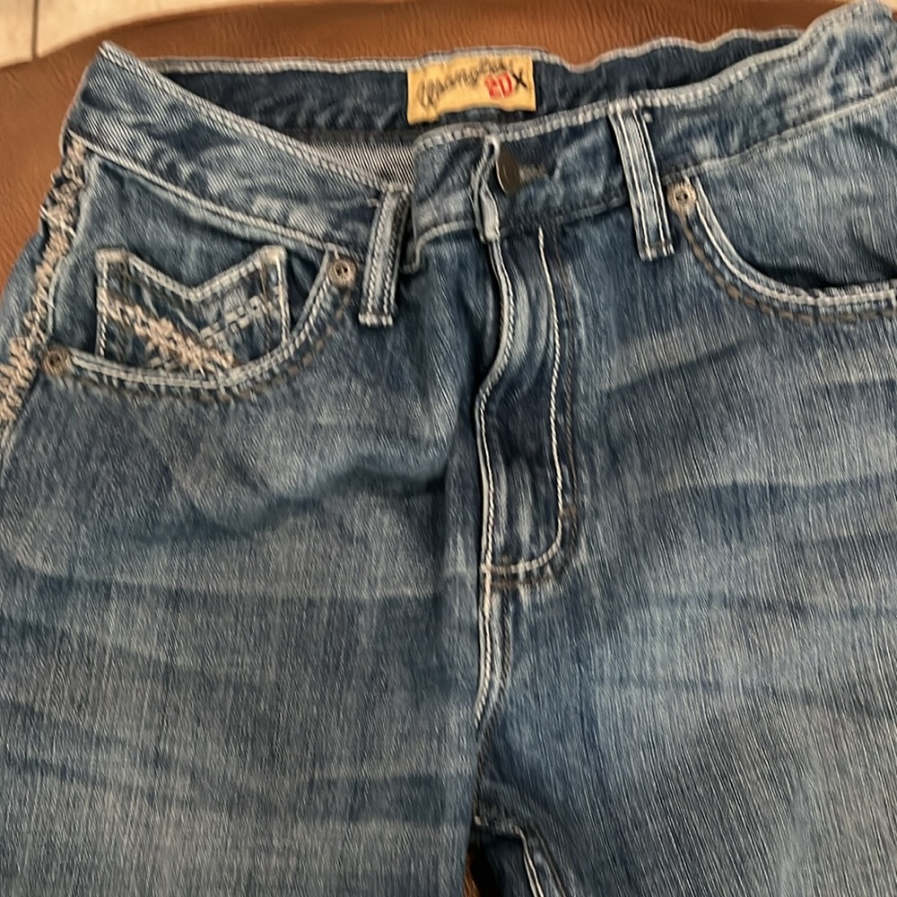 Like new wrangler 20x boys jeans bootcut size 18R.
